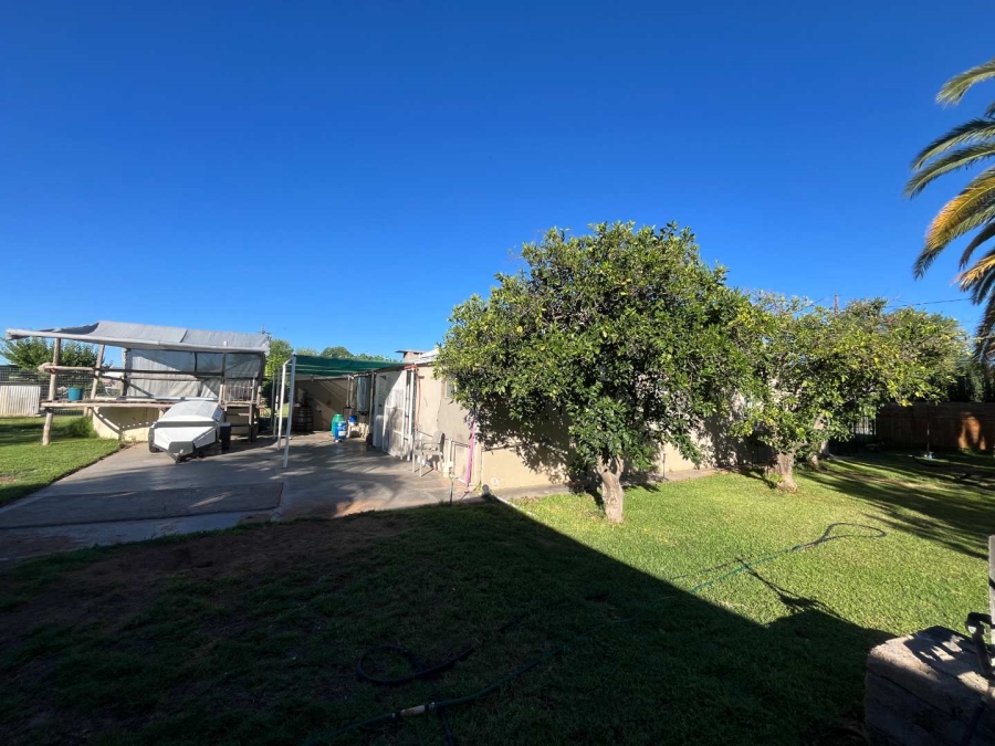4 Bedroom Property for Sale in Kanoneiland Northern Cape